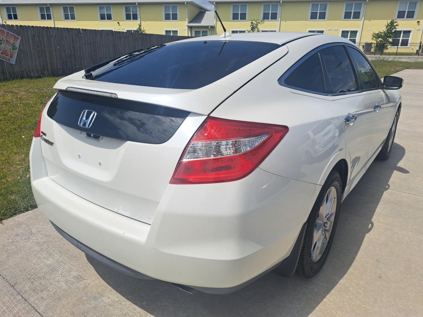 2011 White Honda Accord Crosstour EX-L 2WD 5-Spd AT (5J6TF1H59BL) with an 3.5L V6 SOHC 24V engine, 5-Speed Automatic transmission, located at 1181 Aurora Rd, Melbourne, FL, 32935, (321) 241-1100, 28.132914, -80.639175 - Photo#2